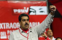 Мадуро пообещал защищать суверенитет Венесуэлы с оружием в руках