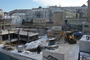 Попов требует возобновить запрет строительства на улице Гончара