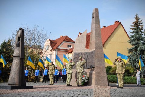В Ужгороді відкрили меморіал загиблим на Донбасі воїнам