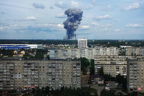 От взрыва в российском Дзержинске выбило окна в почти 100 школах и детсадах