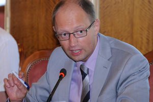Яценюк: Партия регионов теряет поддержку в парламенте