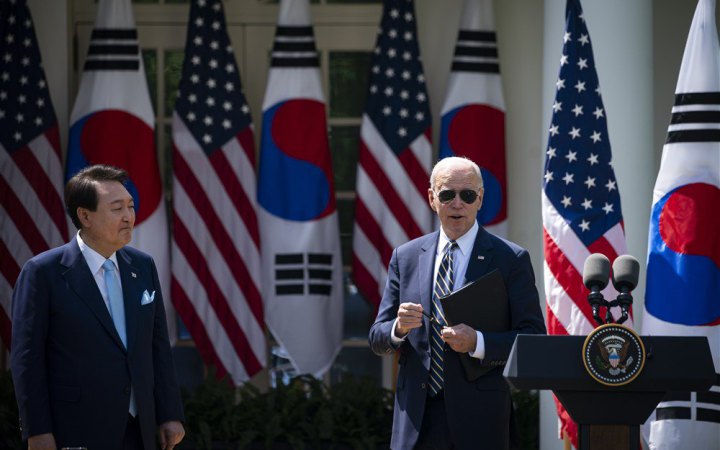 Президенти США та Південної Кореї повідомили про продовження підтримки України