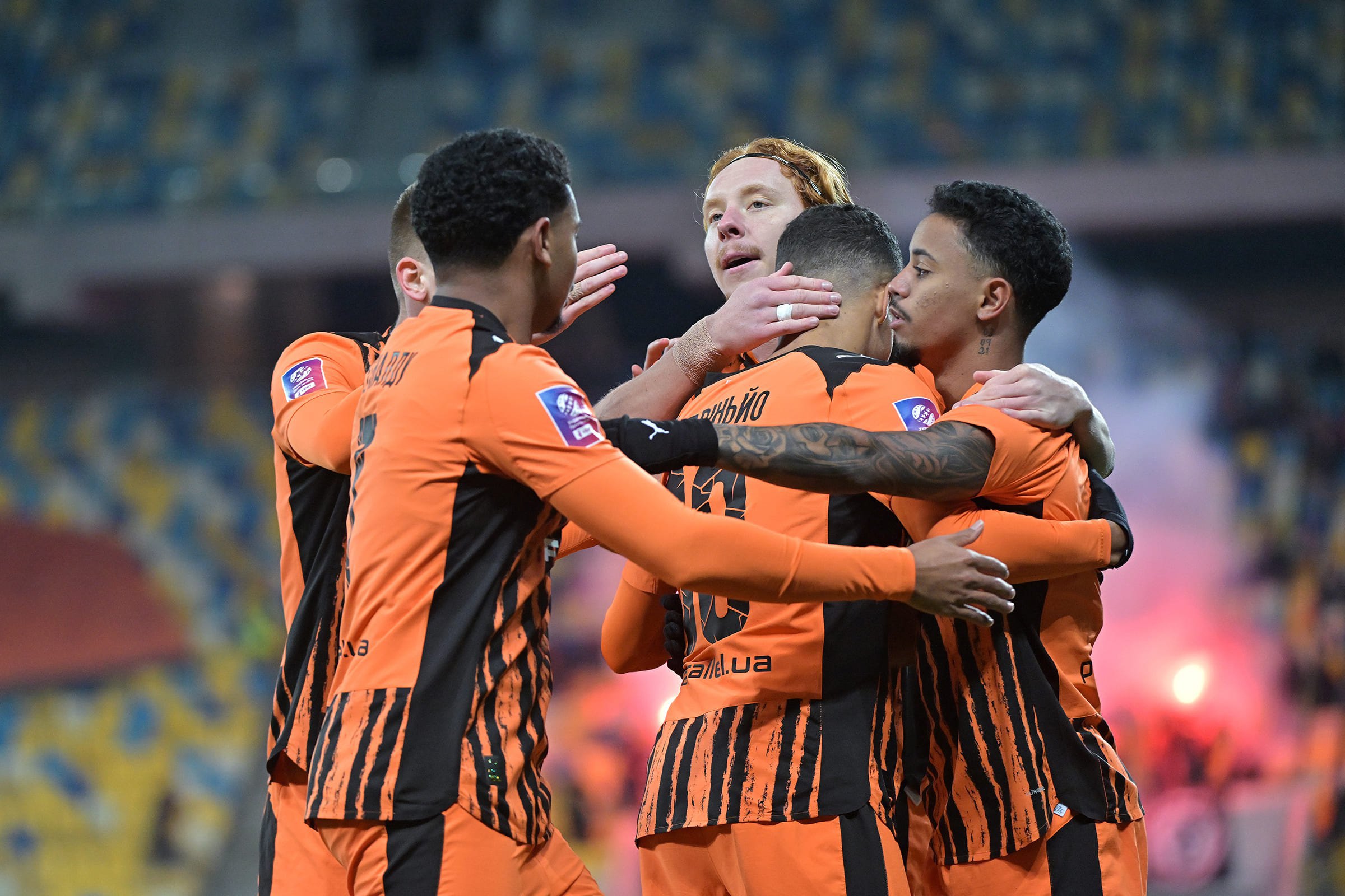 Футболісти «Шахтаря» святкують гол