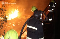 Російський дрон атакував рятувальників під час гасіння пожежі на Дніпропетровщині