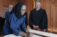 Кетанджі Браун Джексон склала присягу судді Верховного суду США
