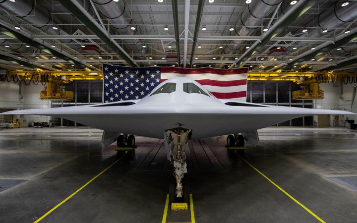 Американський бомбардувальник-невидимка B-21 Raider здійснив перший політ, - Reuters