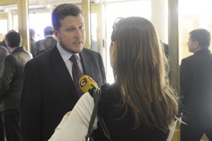До родичів загиблого в аварії, в якій фігурує депутат від ПР, приходили адвокати