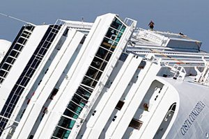 Costa Concordia піднімуть через рік