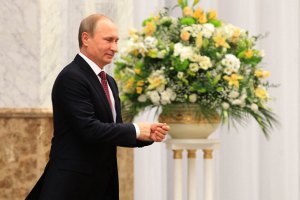 Путин: "Газпром" не нарушает контракт с "Нафтогазом"