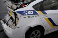 ​В Киеве грузовик протаранил полицейский Prius