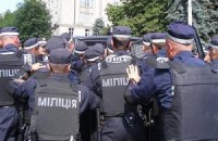 В Киеве пытались незаконно захватить автостоянку