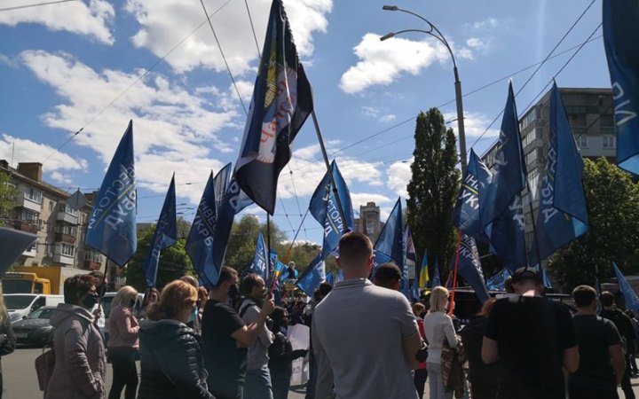 Біля КМДА мітингують інвестори "Київміськбуду" та "Укрбуду" 