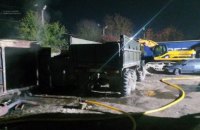 Во Львове произошел пожар на стоянке больших авто, погибли три человека