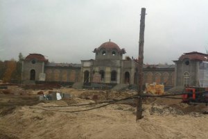 Іванющенко будує великий особняк в Кончі-Заспі