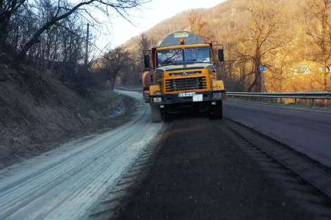 Укравтодор обновит асфальтовое покрытие на трассе вдоль границы с Венгрией и Румынией