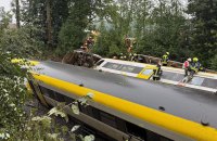 У Німеччині пасажирський потяг зійшов з рейок, є загиблі