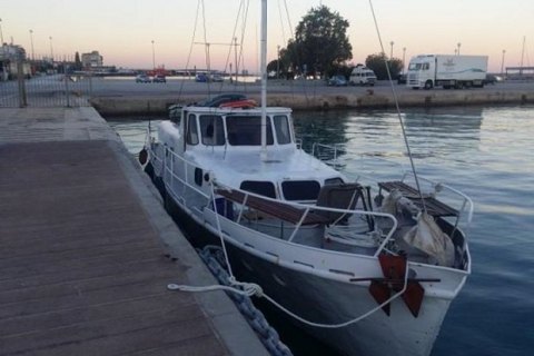 У Середземному морі затримали українську яхту з 60 мігрантами