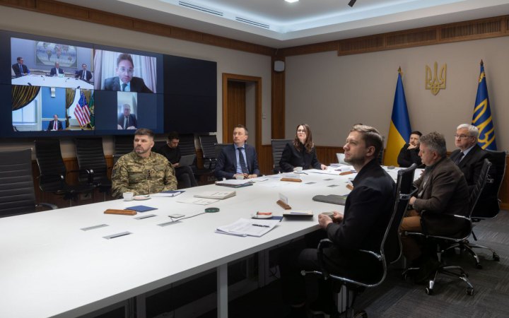 Зеленський із командою провели першу зустріч із представниками США щодо відбудови України