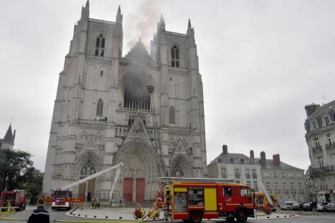 В поджоге собора в Нанти сознался волонтер местной епархии
