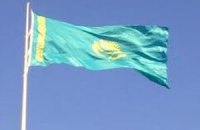 В Казахстане обнаружили на своих флагах лишние перья