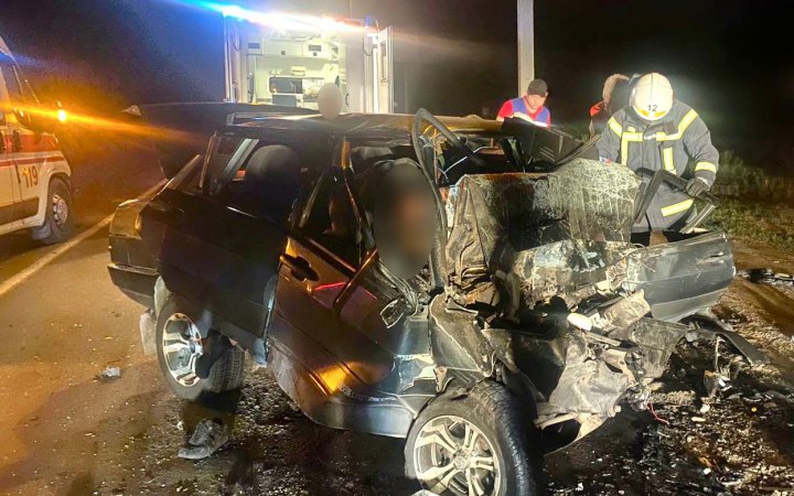 На Миколаївщині зіткнулися дві автівки, троє людей загинули