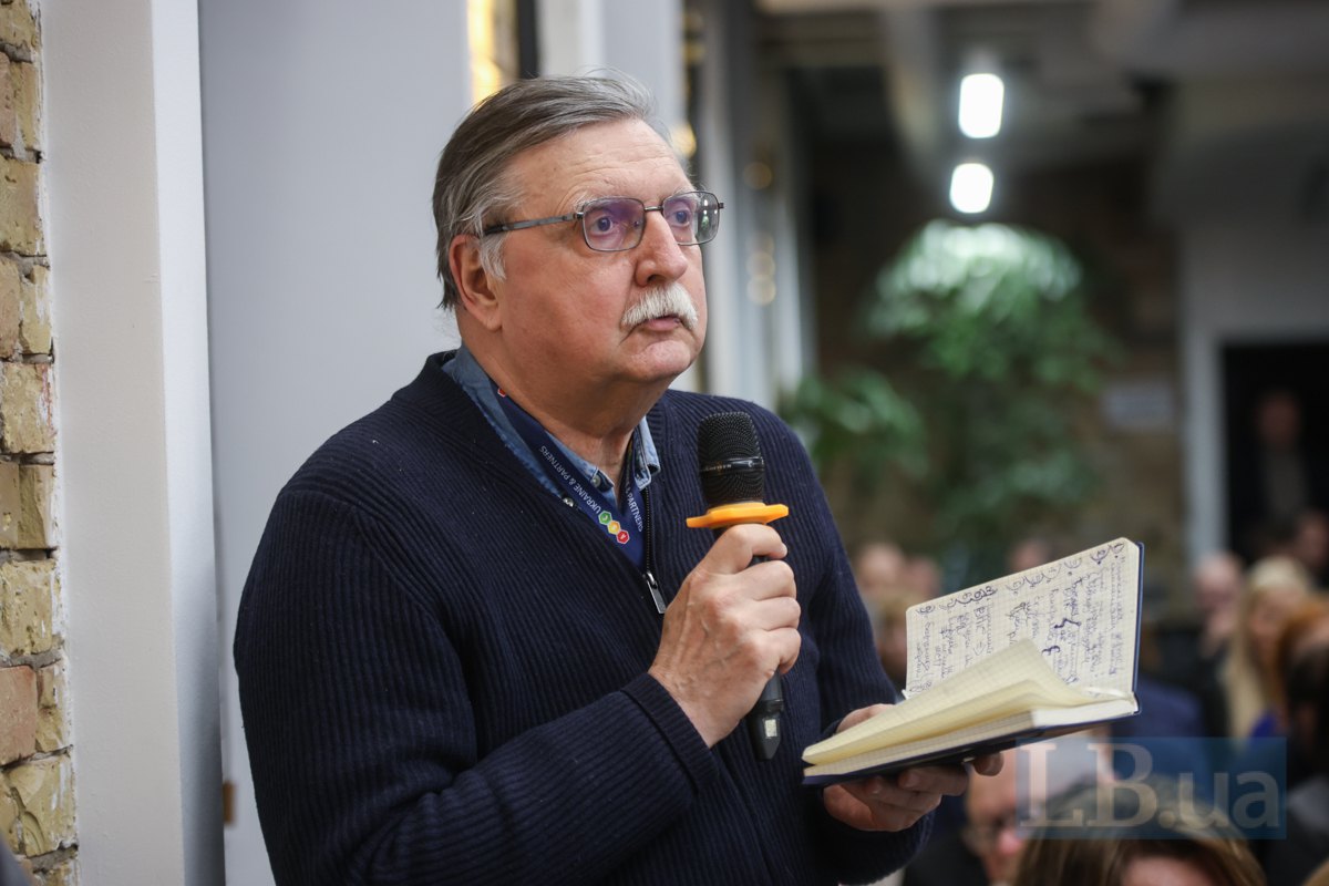 Ігор Бураковський, Інститут економічних досліджень та політичних консультацій