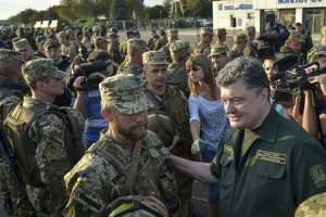 Яценюк озвучил зарплаты командиров и солдат Нацгвардии, участвующих в АТО
