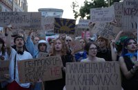 Грубість чи спосіб утвердження? Чому молодь використовує нецензурну лексику на протестах 