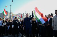 Проурядові медіа Угорщини лякають виборців “Майданом”