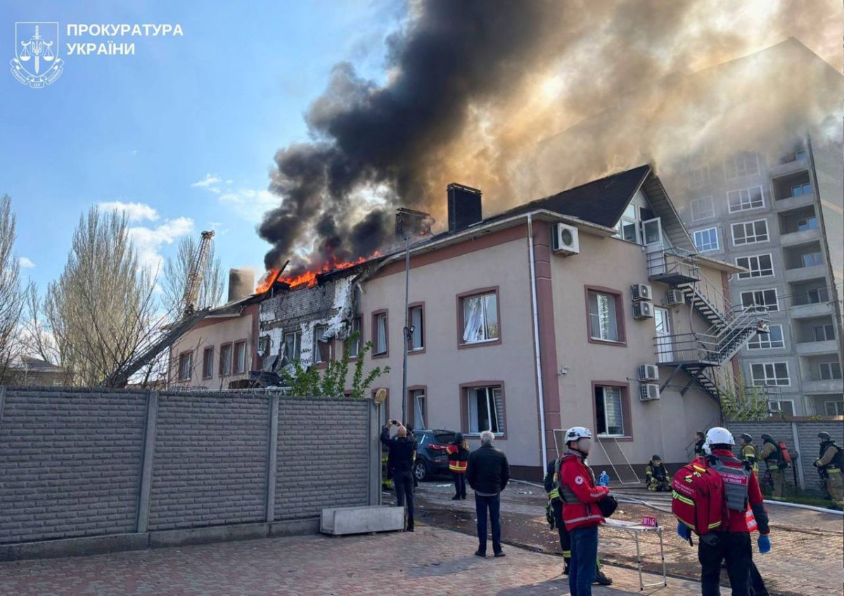 Наслідки російської атаки у Запоріжжі