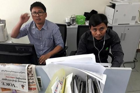 Власти Мьянмы освободили двух журналистов Reuters