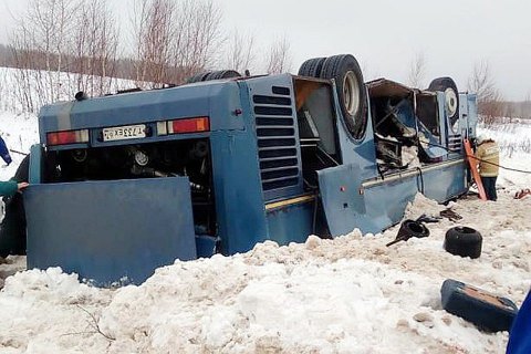 В России перевернулся автобус с детьми: 7 погибших, 25 раненых