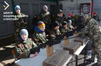 Спротив: росіяни формують списки українських дітей на ТОТ для мілітарних таборів