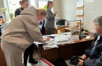 У Запоріжжі лікарку та менеджера аптеки підозрюють у продажі незареєстрованих ліків, у тому числі онкохворим