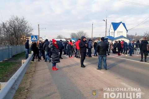 Жителі кількох сіл Чернівецької області перекрили автодороги через тарифи на газ
