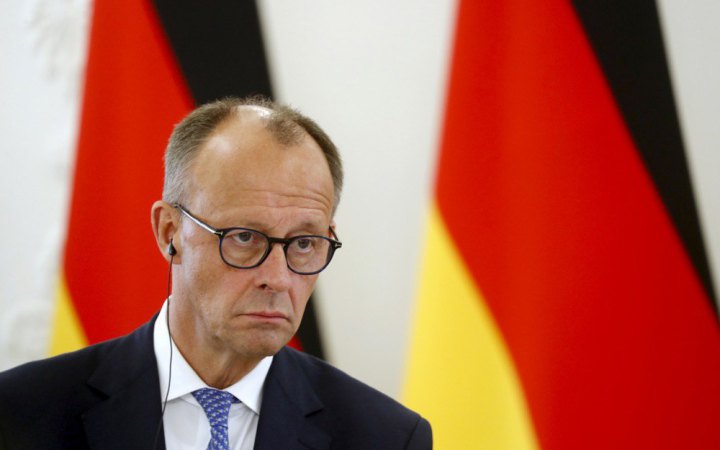 Мерц впевнено виграв вибори голови партії ХДС