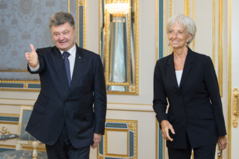 МВФ рассмотрит очередной транш Украине в октябре, - Порошенко
