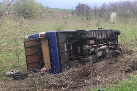 У Волинській області в ДТП з рейсовим автобусом три людини загинули, 16 постраждали