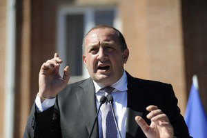 Новый президент Грузии отказывается вселяться в резиденцию, построенную Саакашвили  