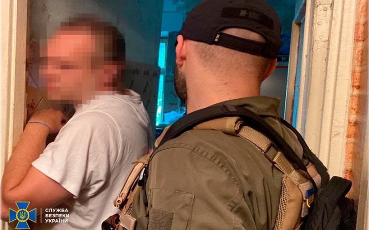 У Києві затримали російського агента, який збирав дані про військових і тероборону