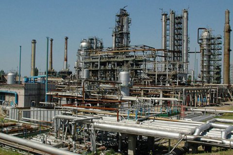 ​Шебелинский нефтеперерабатывающий завод остановлен из-за взрывов в Балаклее