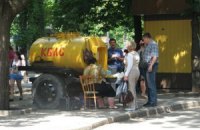 На Тернопольщине избирателей решили задобрить квасом
