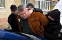 На Закарпатті митника підозрюють у схемі безмитного ввезення елітних годинників за 5% «кешбеку» на власний рахунок