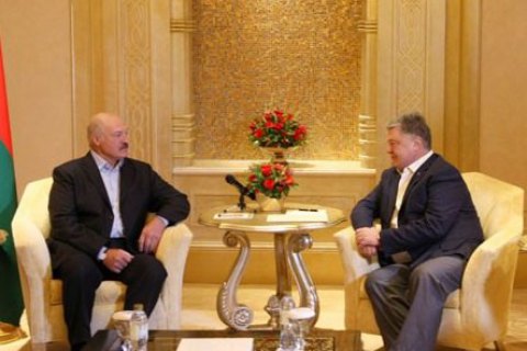 Порошенко зустрівся з Лукашенком в ОАЕ