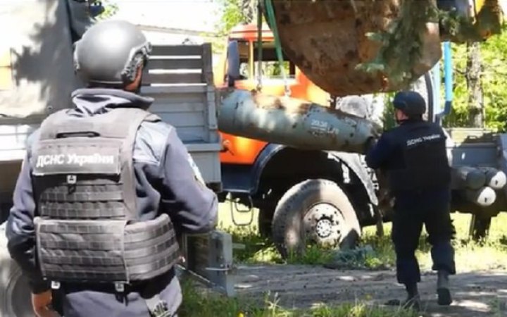 Сапери показали знищення 500-кілограмової авіабомби у Запорізькій області