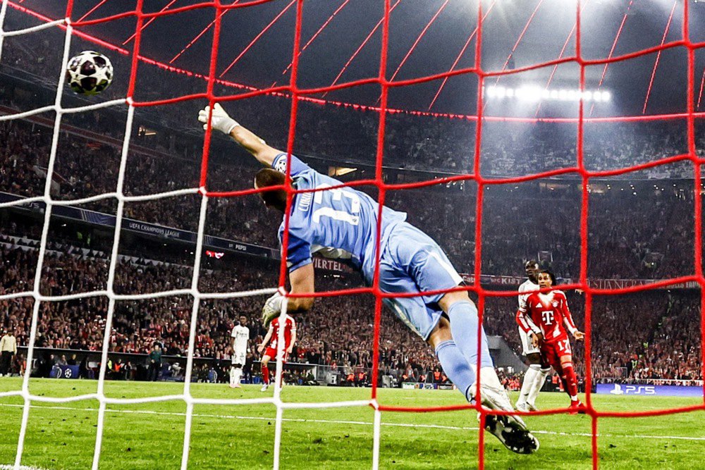 Андрій Лунін у моменті з третім пропущеним голом