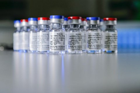 В России первую партию вакцины от коронавируса запустили в публичный оборот