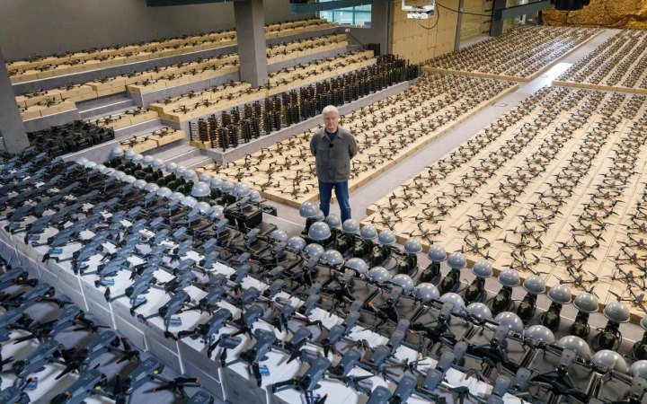 Порошенко повідомив про закупівлю 4 тисяч FPV-дронів, сотень Мавіків та окопних РЕБів для військових на 90 млн грн