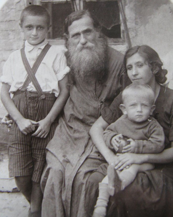 Олександр Глаголєв з родиною