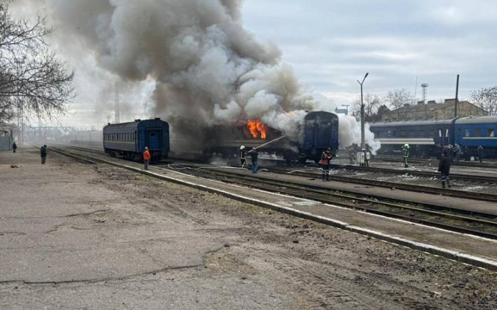 У Миколаєві російський "шахед" атакував потяг, постраждав залізничник (оновлено)